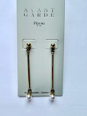 NWT Avant Garde Bizou Pearl Drop Bar Earrings Gold Tone NWT
